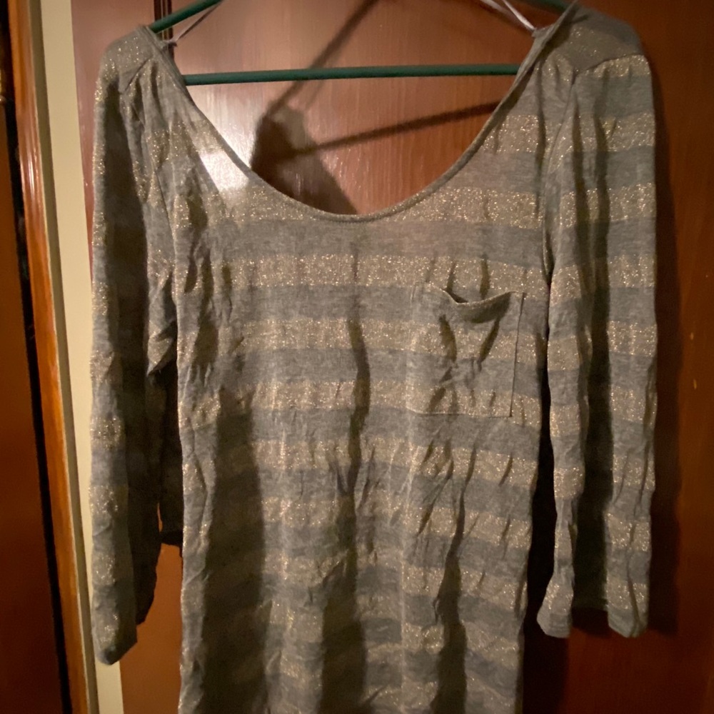 NWT South Moon Under low back top. Gray w/ bronze